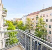 Familienglück am Boxhagener Platz - Stilvolle 4-Zimmer-Altbau mit zwei Balkonen - Berlin Friedrichshain