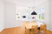 Einladender Essbereich - 5 Zimmer Etagenwohnung in Berlin