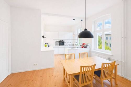 Einladender Essbereich - 5 Zimmer Etagenwohnung in Berlin