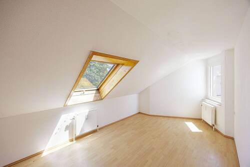 Schlafzimmer - 3 Zimmer Etagenwohnung zum Kaufen in Oberstenfeld