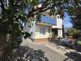 EINGANGSBEREICH - Wohnen im Dachgeschoss - 575,00 EUR Kaltmiete, ca.  69,80 m² Wohnfläche