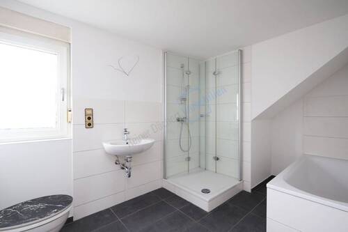BADEZIMMER - Etagenwohnung mit 69,80 m² in Pfungstadt zur Miete