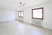 Wohnzimmer OG - 1 Zimmer Mehrfamilienhaus, Wohnhaus in Ötigheim