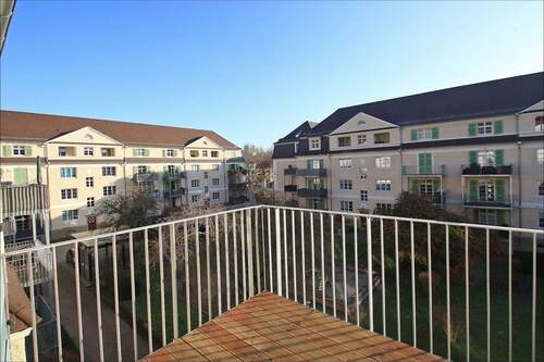 Sonnenbalkon zum ruhigen Innenhof - Bezugsfrei! Neue Hofgärten! Hübsche, geräumige 2-Zimmer-Wohnung mit zwei Balkonen!