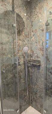 Gästebad mit Dusche - 