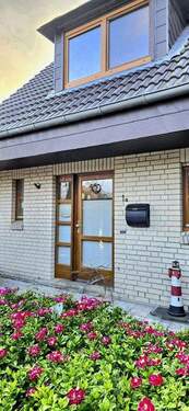 Hauseingang - Provisionsfrei in Scharbeutz: Reihenendhaus in ruhiger Sackgasse!