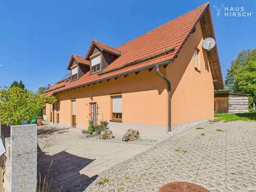 Außenansicht - Familienidyll im Fünfseenland - Modern kernsaniertes Doppelhaushälfte Wohngefühl & großem Garten