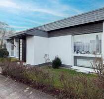 Wohnen auf einer Ebene - Gepflegter Eckbungalow mit idyllischem Garten in Alt-Bocklemünd - Köln Bocklemünd/Mengenich