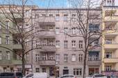 Hausansciht - 2 Zimmer Etagenwohnung zum Kaufen in Berlin