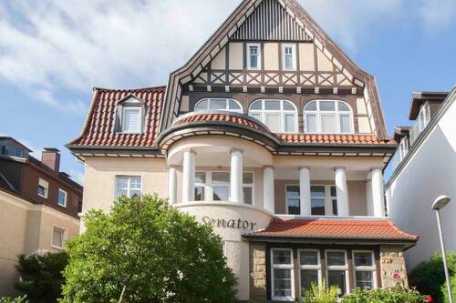 Straßenansicht - Modernisiertes MFH mit 5 Einheiten in Top Lage Kurpark - Am Obenberg