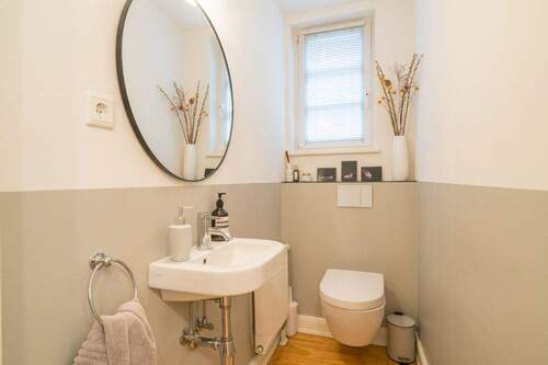 Elegantes Gäste-WC - 