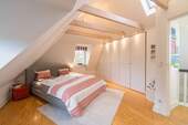 Dachgeschoss-Traum mit freiliegenden Balken - 