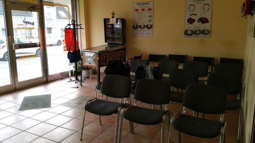 Fahrschule - Gewerbeobjekt (Büro, Produktion, Verkauf) in Ronnenberg