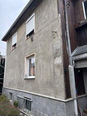 Giebelseite - 7 Zimmer Mehrfamilienhaus, Wohnhaus in Lichtenstein/Sachsen