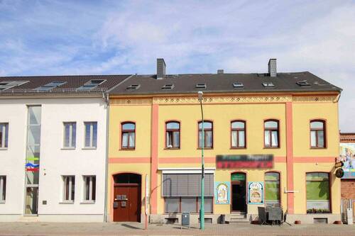 Vorderansicht - 1 Zimmer Mehrfamilienhaus, Wohnhaus zum Kaufen in Schönebeck