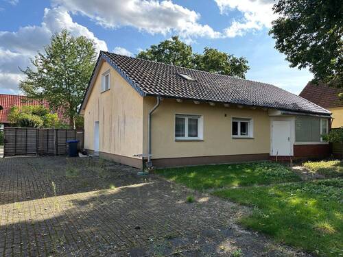 Hausansicht - 4 Zimmer Einfamilienhaus zum Kaufen in Beetzendorf