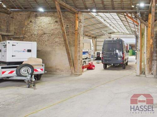 Ausreichend Parkmöglichkeiten - 