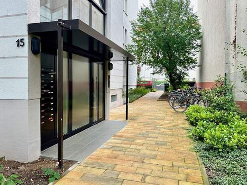 Hauseingang N - Etagenwohnung mit 63,50 m&sup2; in Frankfurt am Main zum Kaufen