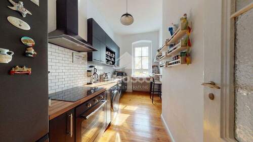 moderne Küche / Dielenboden - Etagenwohnung mit 58,30 m&sup2; in Berlin zum Kaufen