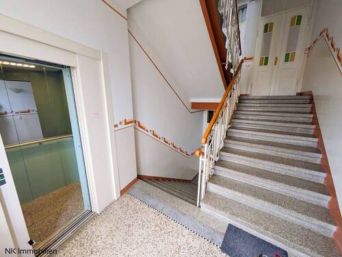 Treppenhaus/Aufzug - Etagenwohnung mit 51,20 m&sup2; in Chemnitz zur Miete