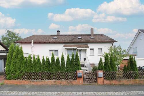 Außenansicht - 6 Zimmer Mehrfamilienhaus, Wohnhaus zum Kaufen in Hirschaid