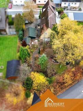 Luftbild - 8 Zimmer Mehrfamilienhaus, Wohnhaus in Stockheim