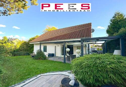 Gartenansicht - Mod. Einfamilienhaus, ideal für Familie und Homeoffice, Niederkassel Rheidt am Rhein 10 Min Bonn!