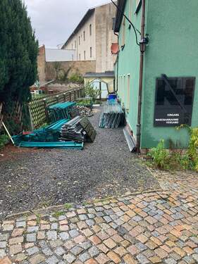 neben Gewerbeeingang - Mehrfamilienhaus, Wohnhaus mit 100,00 m&sup2; in Schwarzenberg/Erzgebirge zum Kaufen