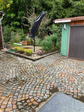 gepflegter Hofbereich - 