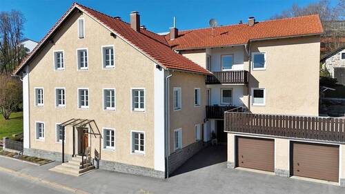 Hausansicht - 1 Zimmer Mehrfamilienhaus, Wohnhaus zum Kaufen in Freyung