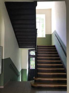 Treppenhaus - Etagenwohnung mit 70,00 m² in Leipzig zur Miete
