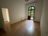sep. Schlafzimmer hofseitig mit Terrassenzugang - 
