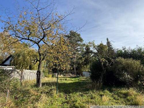 Garten mit Nebengelass - 