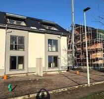 Das Dach ist drauf ! Doppelhaushälfte in Schlangen, bezugsfertiger Ausbau !