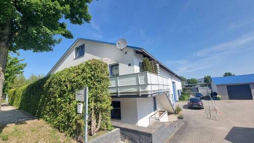 Außenansicht - NEUMANN - Gepflegte Halle mit Wohnung in ruhiger Lage!