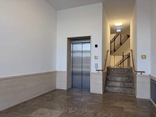 Hauseingang - 3 Zimmer Etagenwohnung zum Kaufen in München / Au-Haidhausen