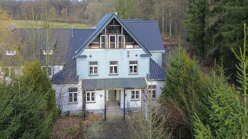 Seitenansicht - 1 Zimmer Mehrfamilienhaus, Wohnhaus zum Kaufen in Giershausen