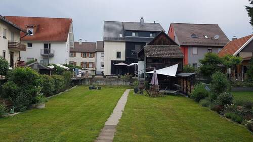 Baugrundstück_Blick nach NordWest zum Bestandsgeb - 