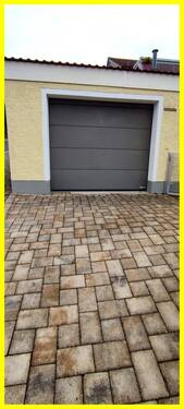 Garage für die Wohnung im 1.OG - Mehrfamilienhaus, Wohnhaus in Sengenthal zum Kaufen