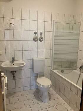 Bad.jpg - Etagenwohnung mit 55,40 m² in Chemnitz zur Miete
