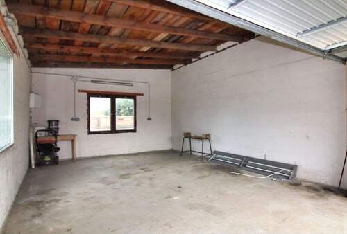 Garage - 