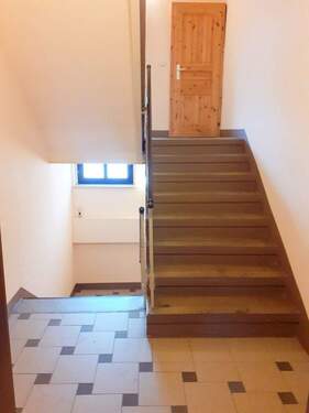 Treppenhaus - 6 Zimmer Büro zur Miete in Aue-Bad Schlema