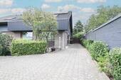 Hausvorderseite - Top gepflegtes 2-Familienhaus in ruhiger Lage mit schönem Grundstück