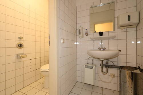 WC - 