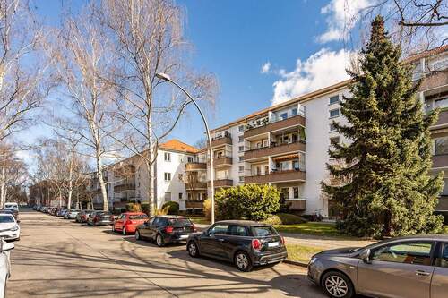Straßenansicht - Etagenwohnung mit 54,40 m² in Berlin zum Kaufen
