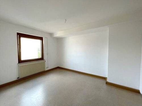 Großzügiges Wohnzimmer - 