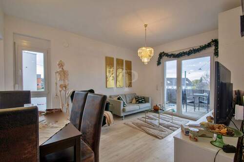 Wohnzimmer mit Balkonausgang - Etagenwohnung mit 46,00 m² in Erfurt zum Kaufen