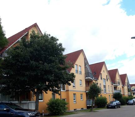 Hausansicht - 3-Raum Wohnung mit Balkon - 610,00&nbsp;EUR Kaltmiete, ca.&nbsp; 87,00&nbsp;m&sup2;&nbsp;Wohnfl&auml;che