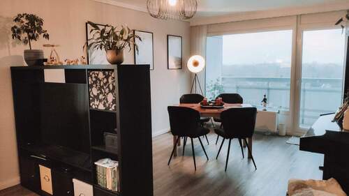 Wohnzimmer als es eingerichtet - Etagenwohnung mit 78,90 m&sup2; in Pinneberg zum Kaufen