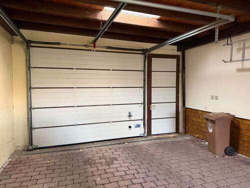 2025-11-20 Bahnweg7 aussen2 - 6 Zimmer Mehrfamilienhaus, Wohnhaus zum Kaufen in Flörsheim